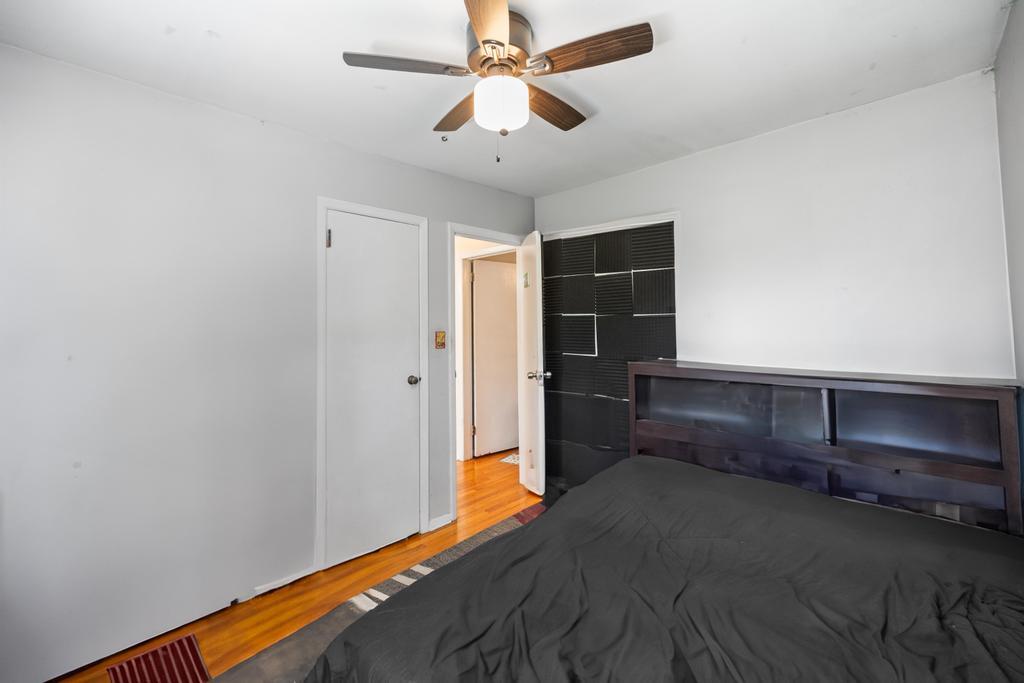 128 E 10th Street, Huntington Station, New York image 25