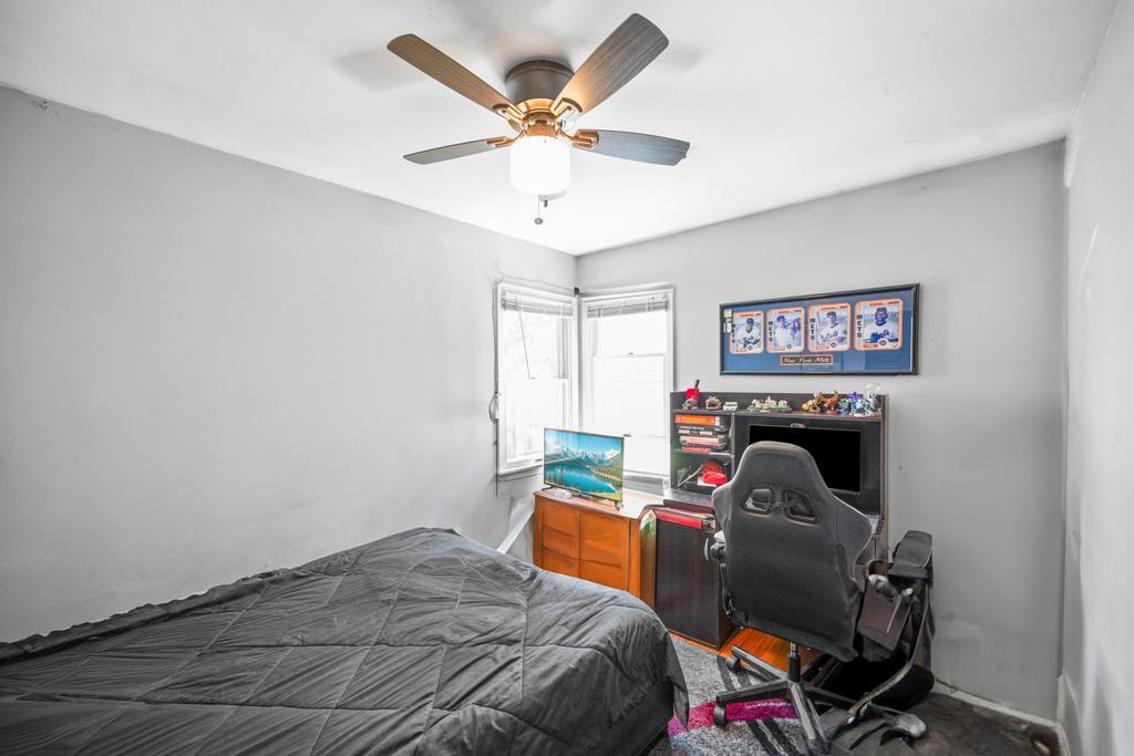 128 E 10th Street, Huntington Station, New York image 22