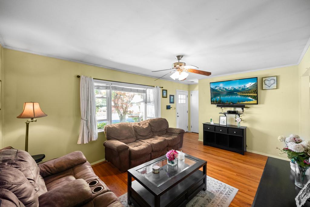128 E 10th Street, Huntington Station, New York image 12