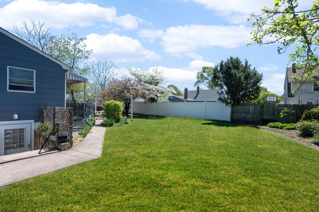 128 E 10th Street, Huntington Station, New York image 5