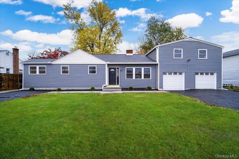 Photo of 13 Mountain View Avenue, Saugerties, NY 12477 (MLS # 930688)