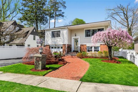 Photo of 239 Davis Avenue, White Plains, NY 10605 (MLS # 981167)