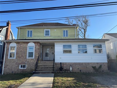 679 S Bayview Avenue Freeport NY 11520