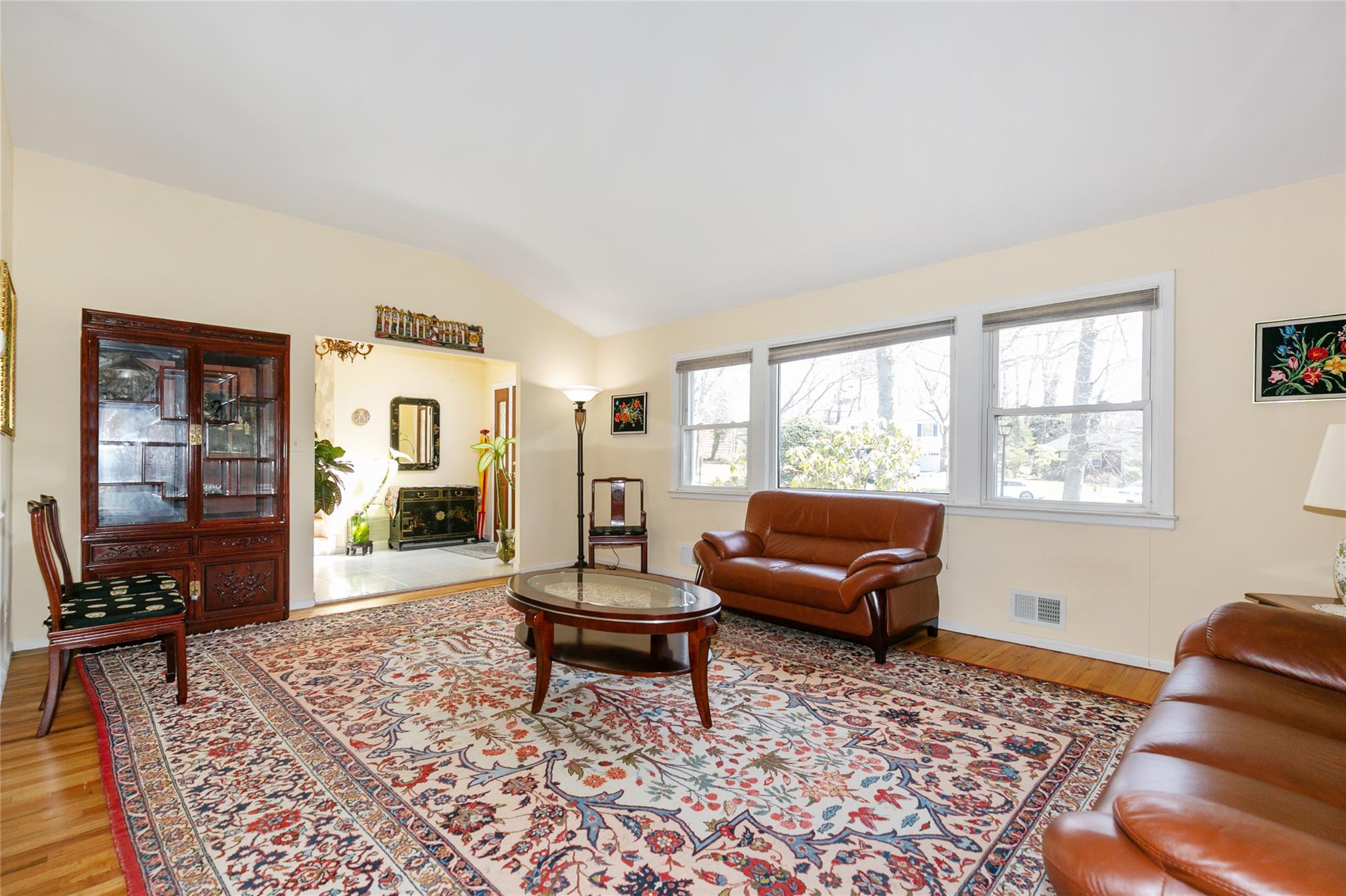 22 Russell Woods Road, Great Neck, New York image 5
