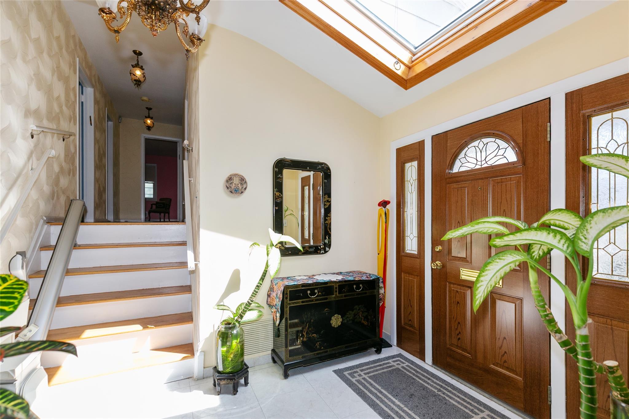 22 Russell Woods Road, Great Neck, New York image 3