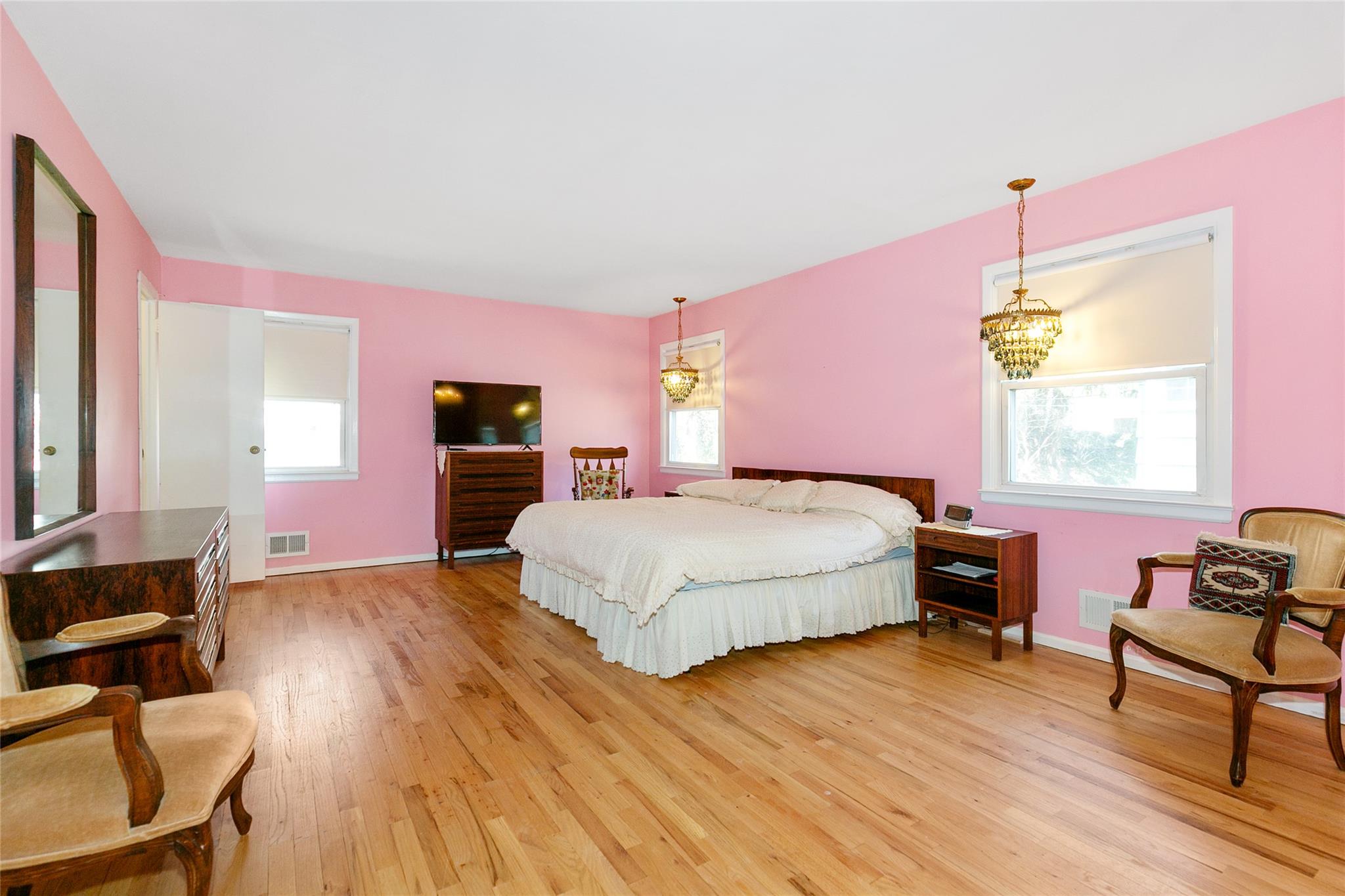 22 Russell Woods Road, Great Neck, New York image 10