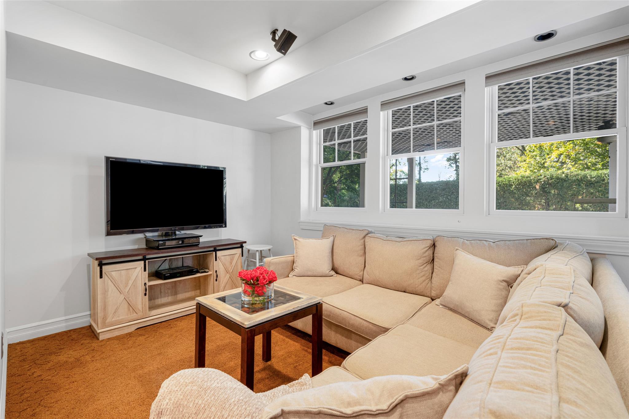 64 Overlook Road, New Rochelle, New York image 28