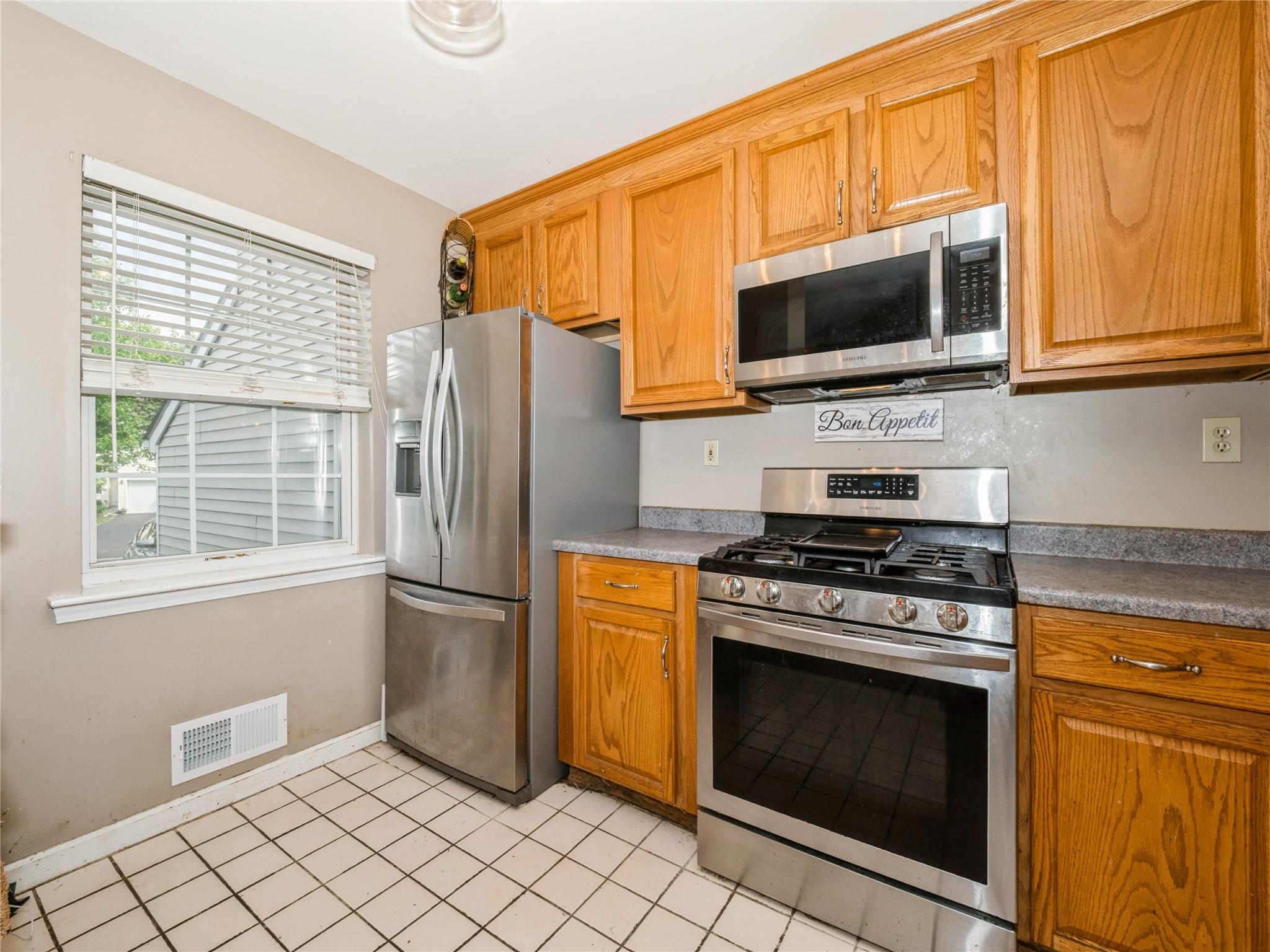 47 Muirfield Court, Poughkeepsie, New York image 11