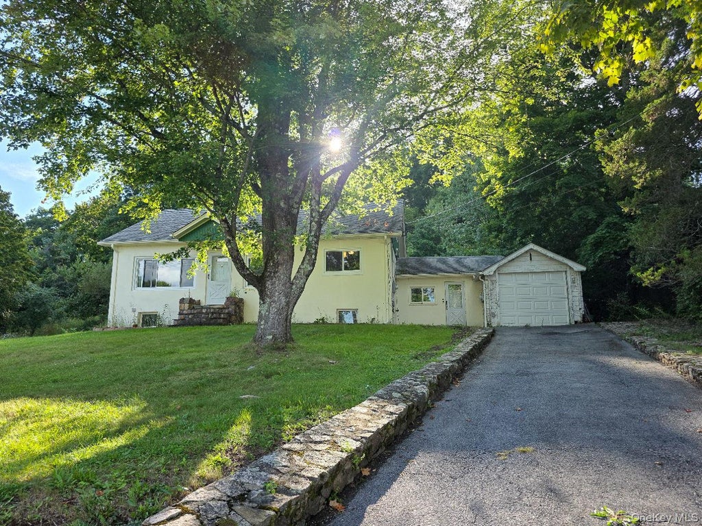 Photo of 141 W Mombasha Road, Monroe, NY 10950 (MLS # 1047390)