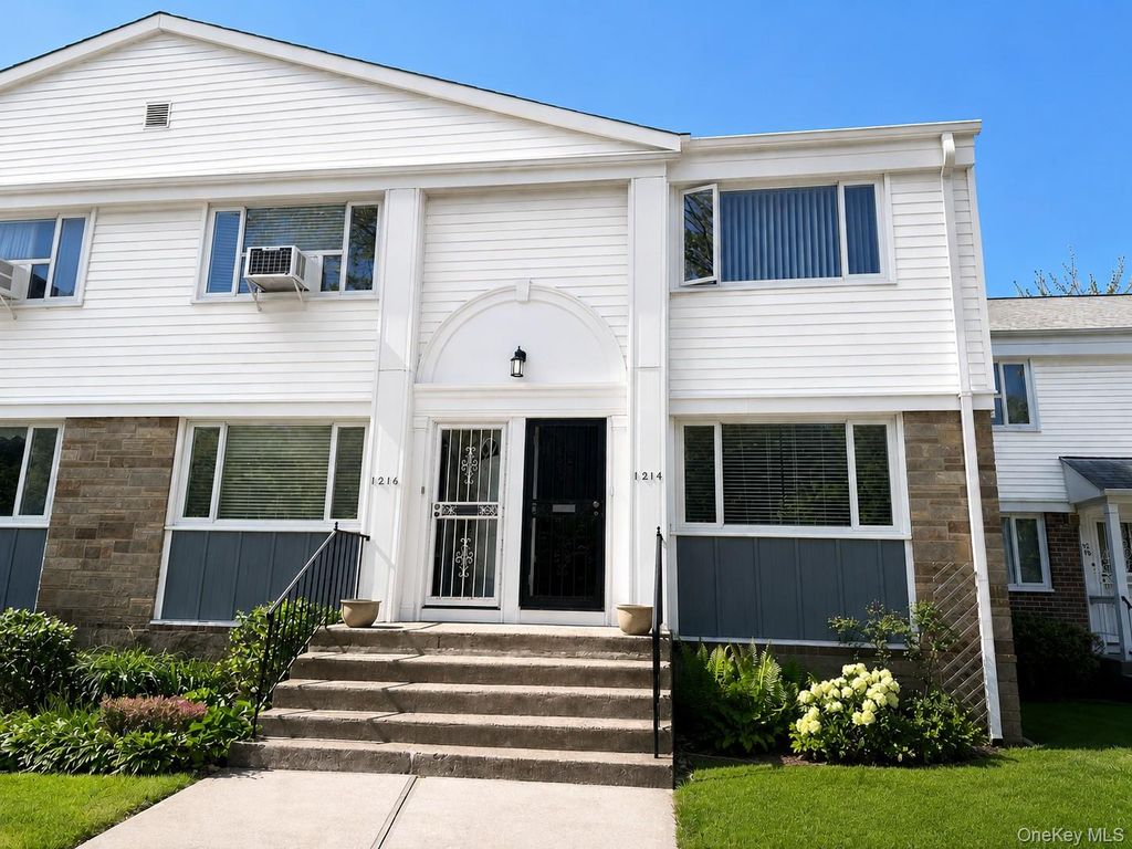 Photo of 12-14 Bell Boulevard #109, Bayside, NY 11360 (MLS # 997472)