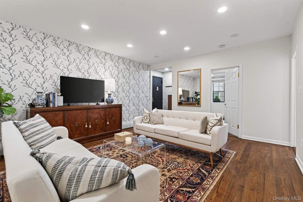 Photo of 914 Wynnewood Road #LL4, Pelham, NY 10803 (MLS # 1067132)