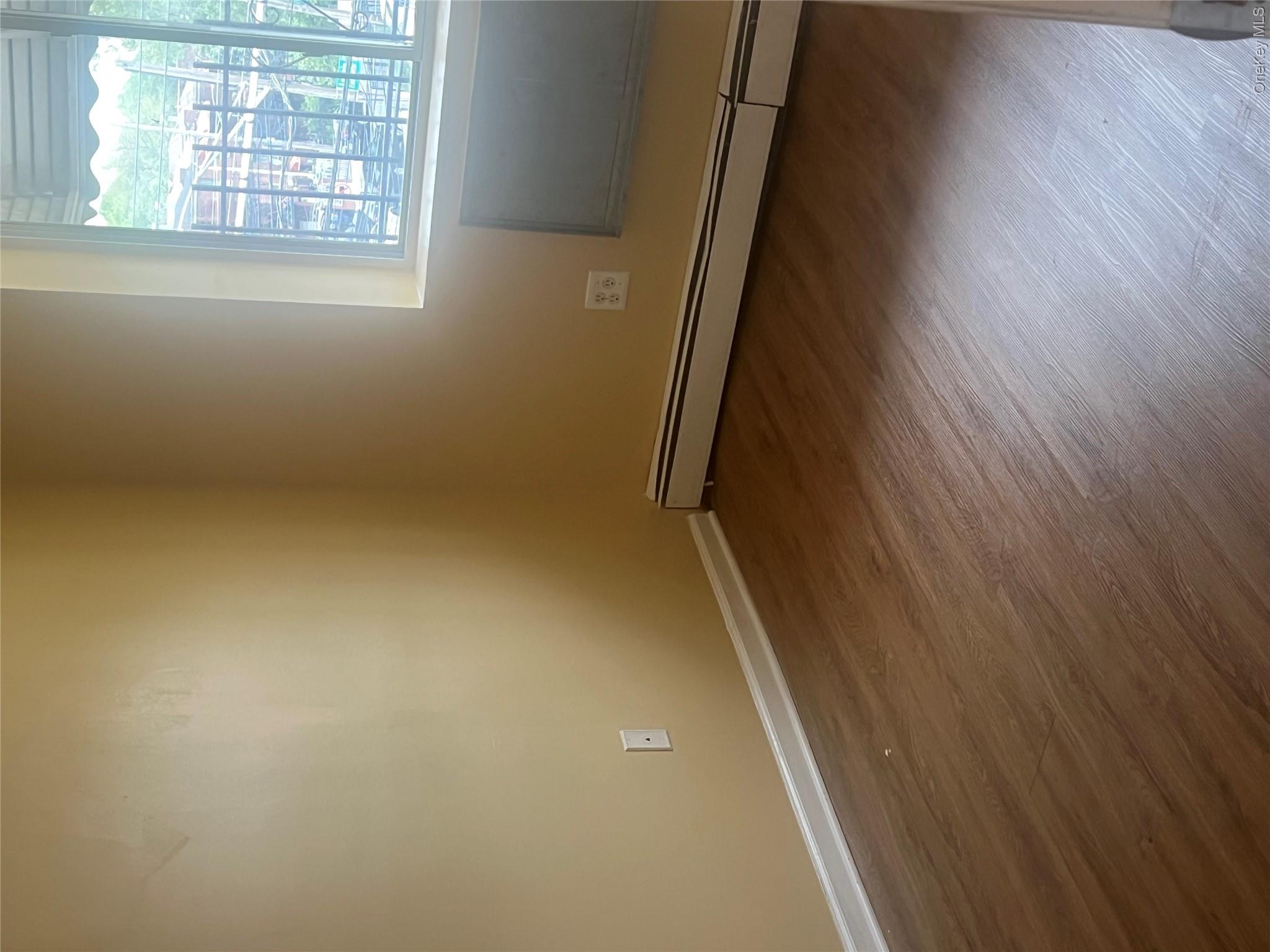 3941 Laconia Avenue - Photo 2