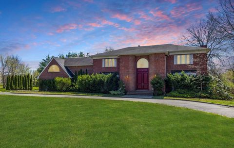 21 Overbrooke Lane Upper Brookville NY 11545
