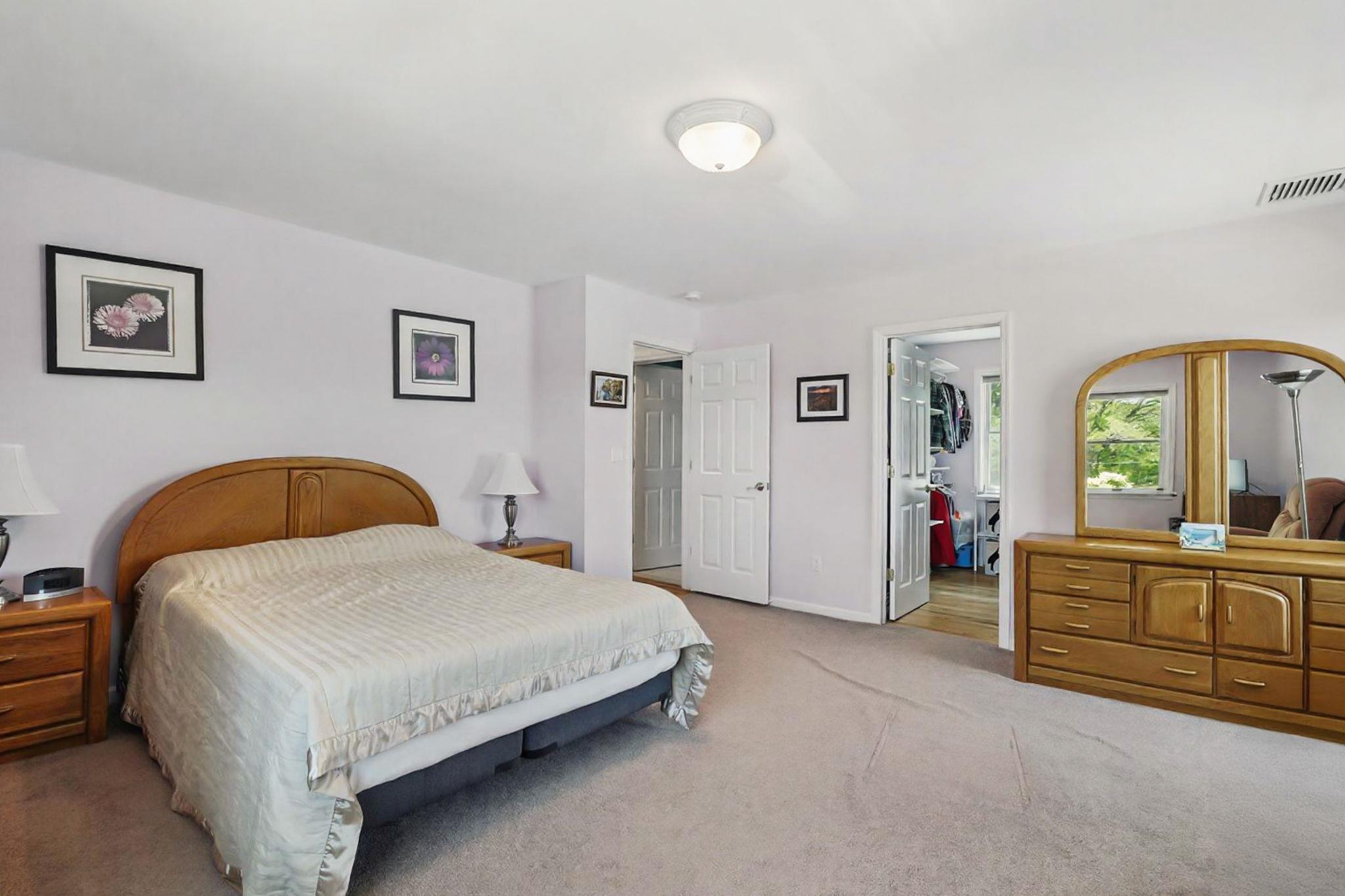 White Plains, New York 10603, United States, 5 Bedrooms Bedrooms, ,2 BathroomsBathrooms,Residential,Active,145352