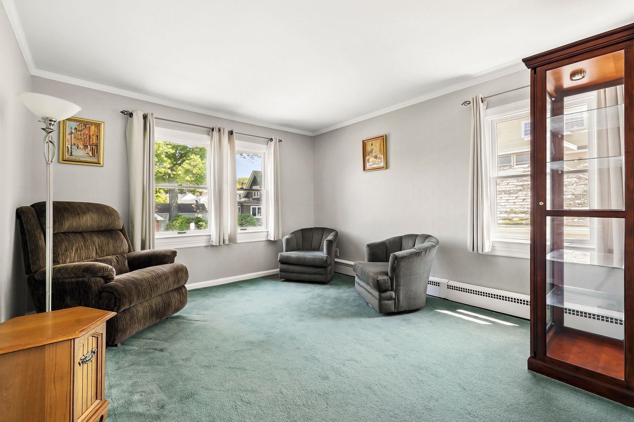 White Plains, New York 10603, United States, 5 Bedrooms Bedrooms, ,2 BathroomsBathrooms,Residential,Active,145352