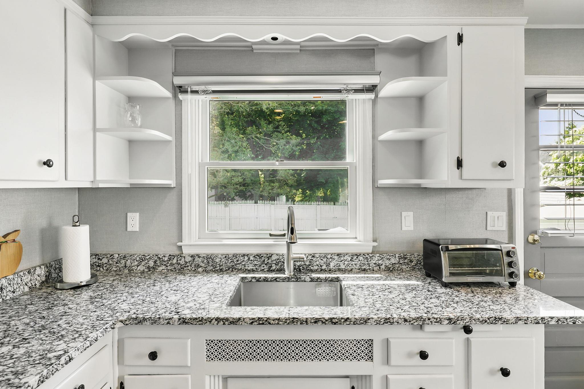 White Plains, New York 10603, United States, 5 Bedrooms Bedrooms, ,2 BathroomsBathrooms,Residential,Active,145352