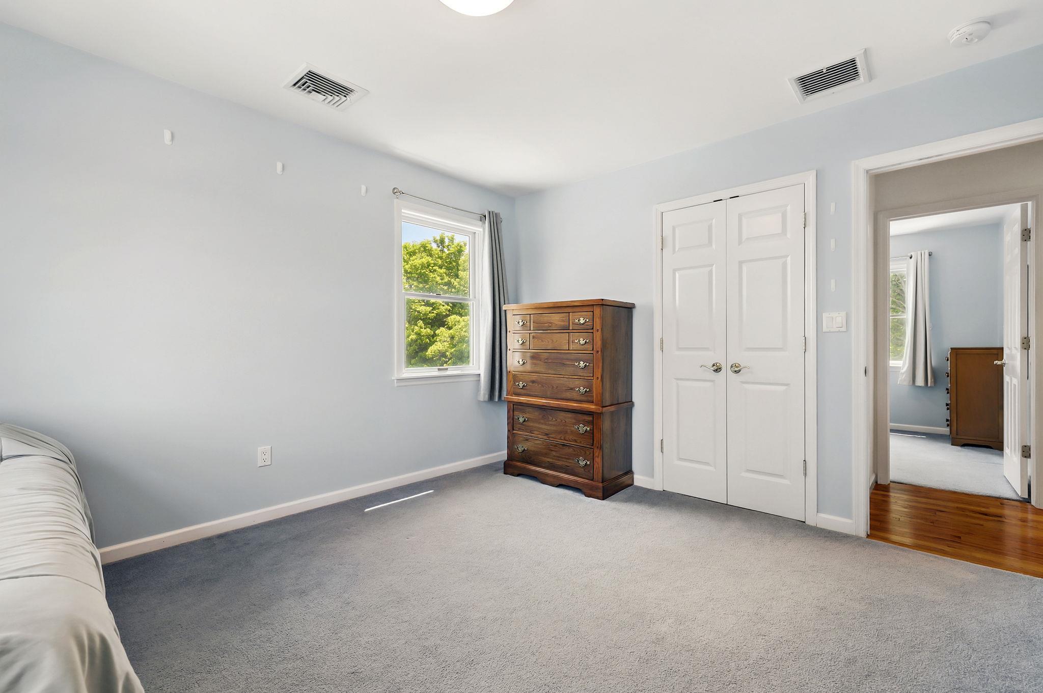 White Plains, New York 10603, United States, 5 Bedrooms Bedrooms, ,2 BathroomsBathrooms,Residential,Active,145352