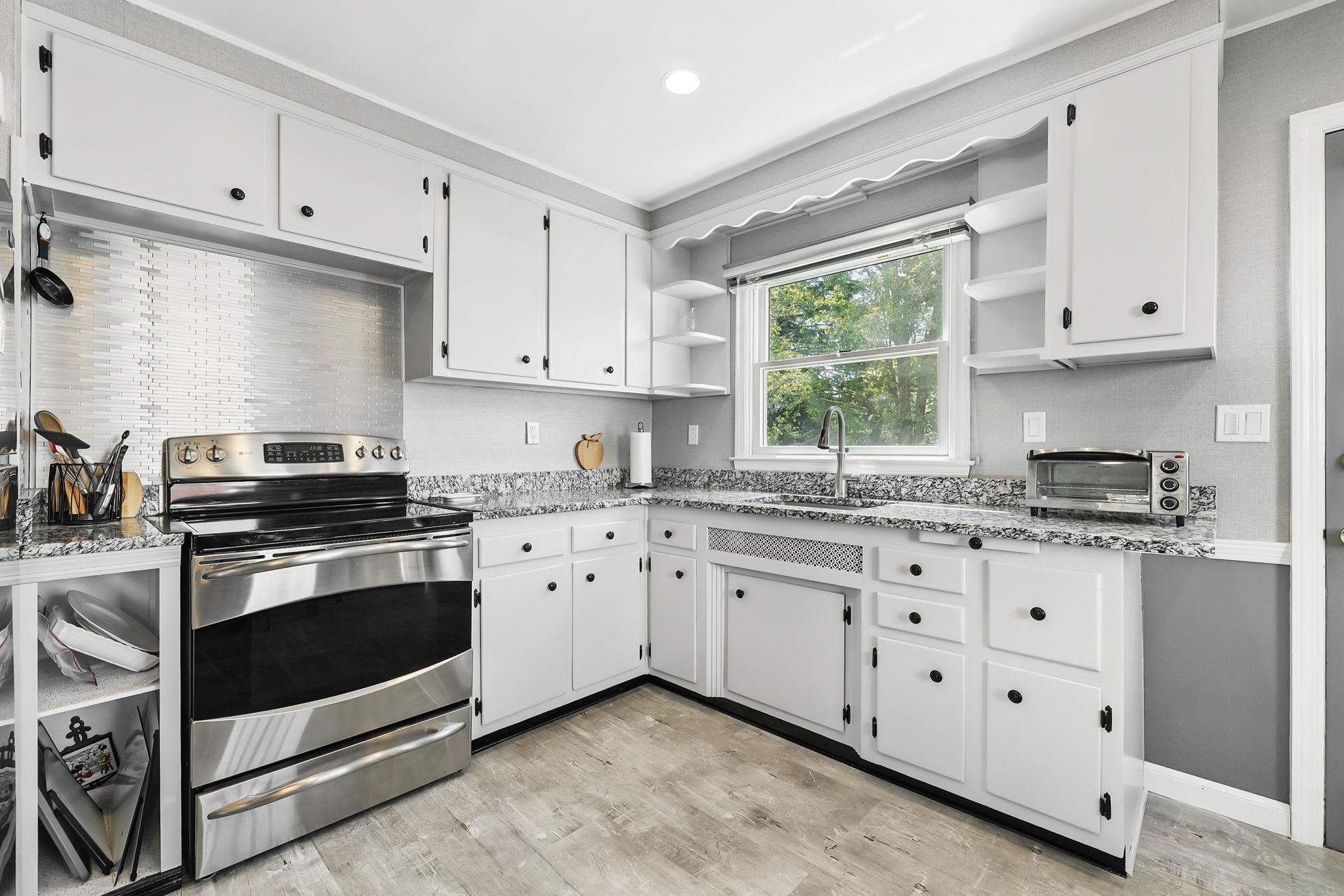 White Plains, New York 10603, United States, 5 Bedrooms Bedrooms, ,2 BathroomsBathrooms,Residential,Active,145352