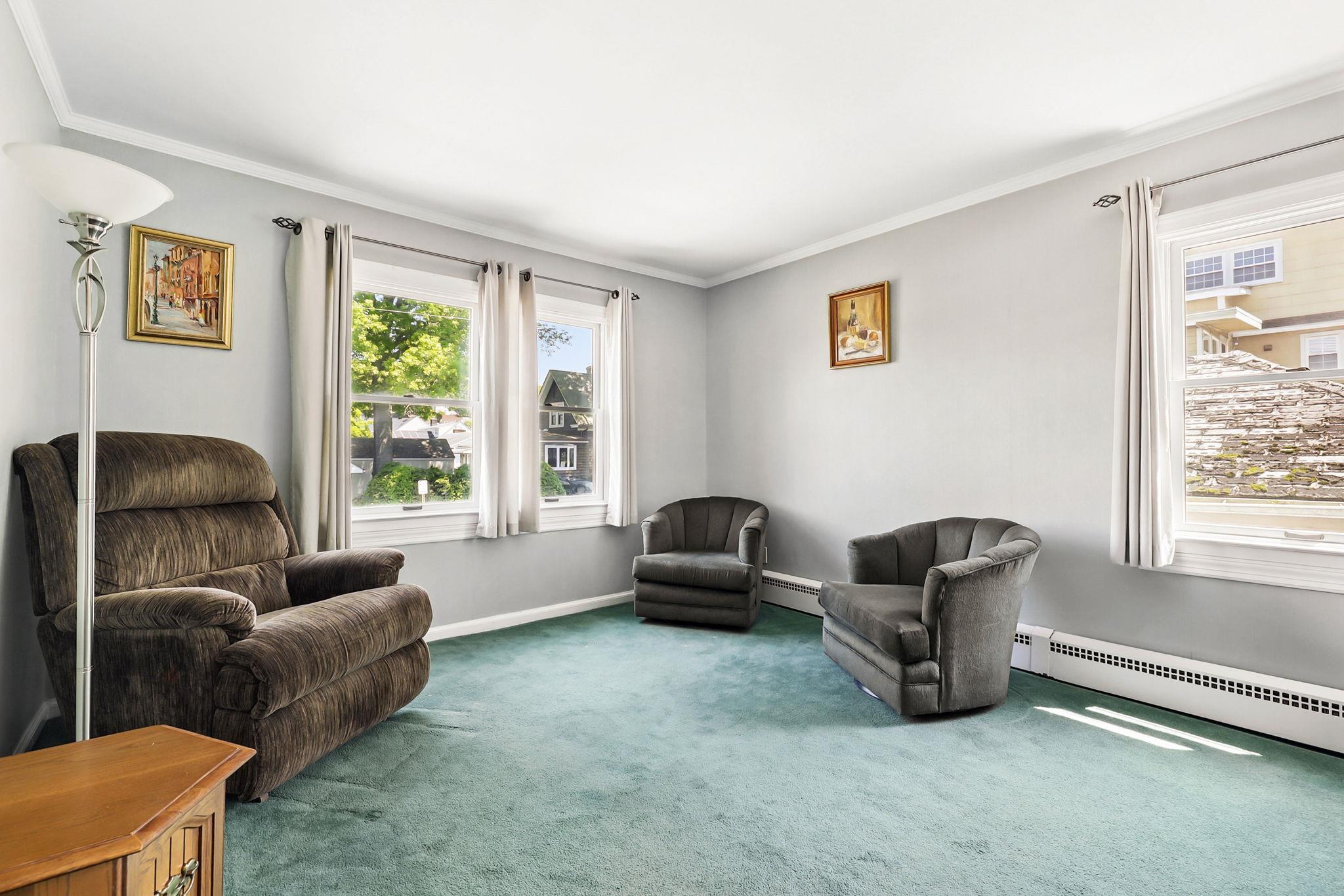 White Plains, New York 10603, United States, 5 Bedrooms Bedrooms, ,2 BathroomsBathrooms,Residential,Active,145352