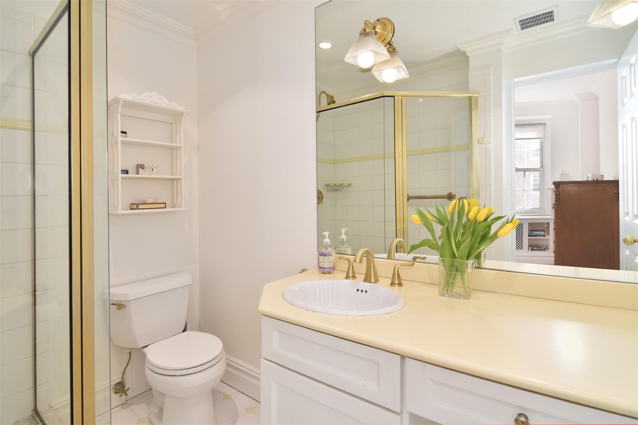 9 Tanglewylde Avenue #2A, Bronxville, New York image 12