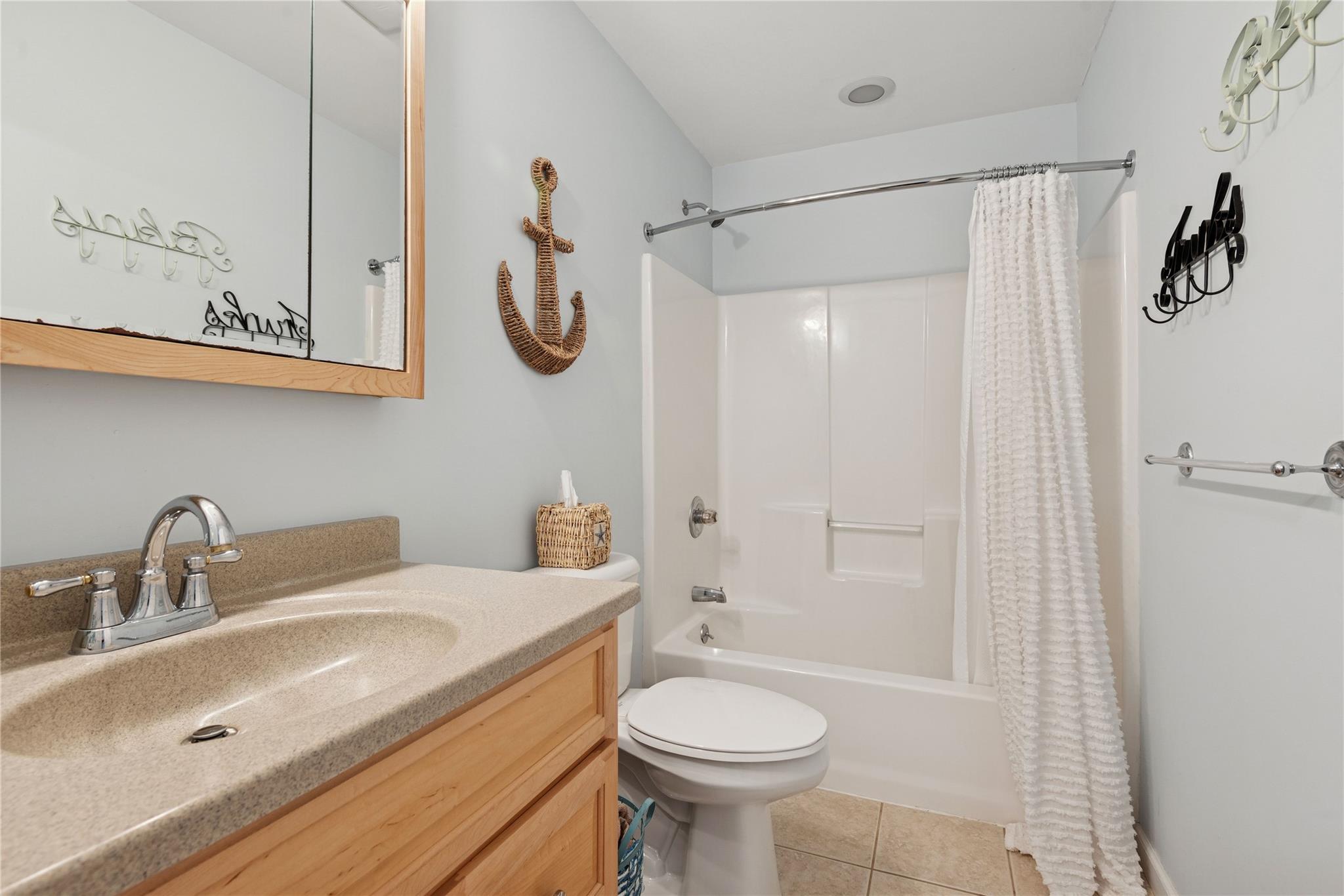 11 Staller Boulevard, Hampton Bays, New York image 22