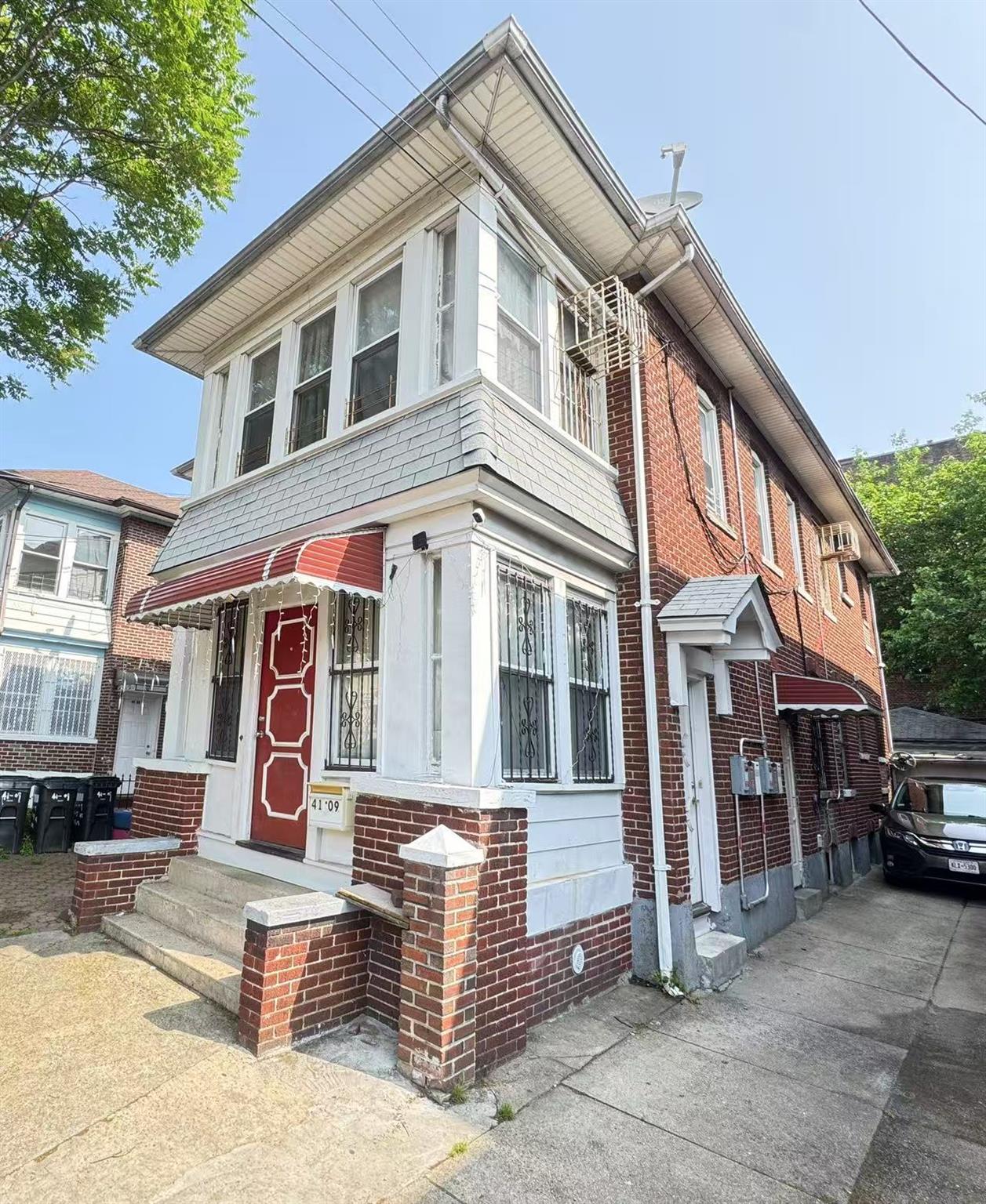 41-09 Forley Street
