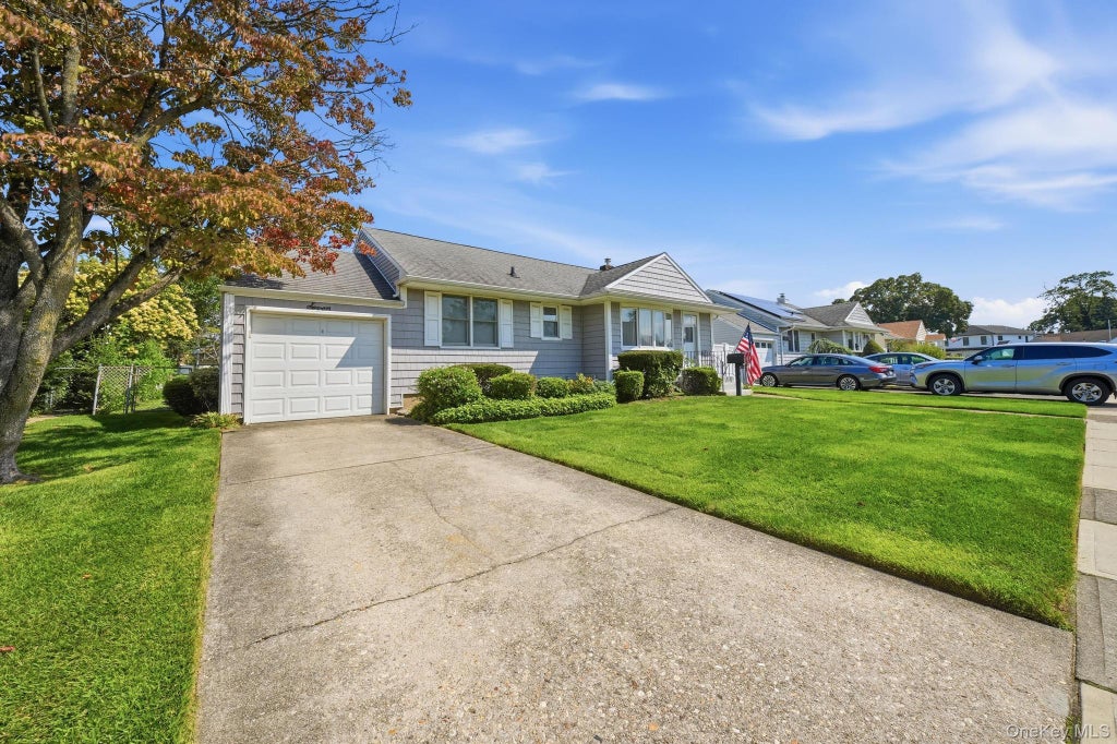 Photo of 7 Crown Street, Hicksville, NY 11801 (MLS # 1046345)