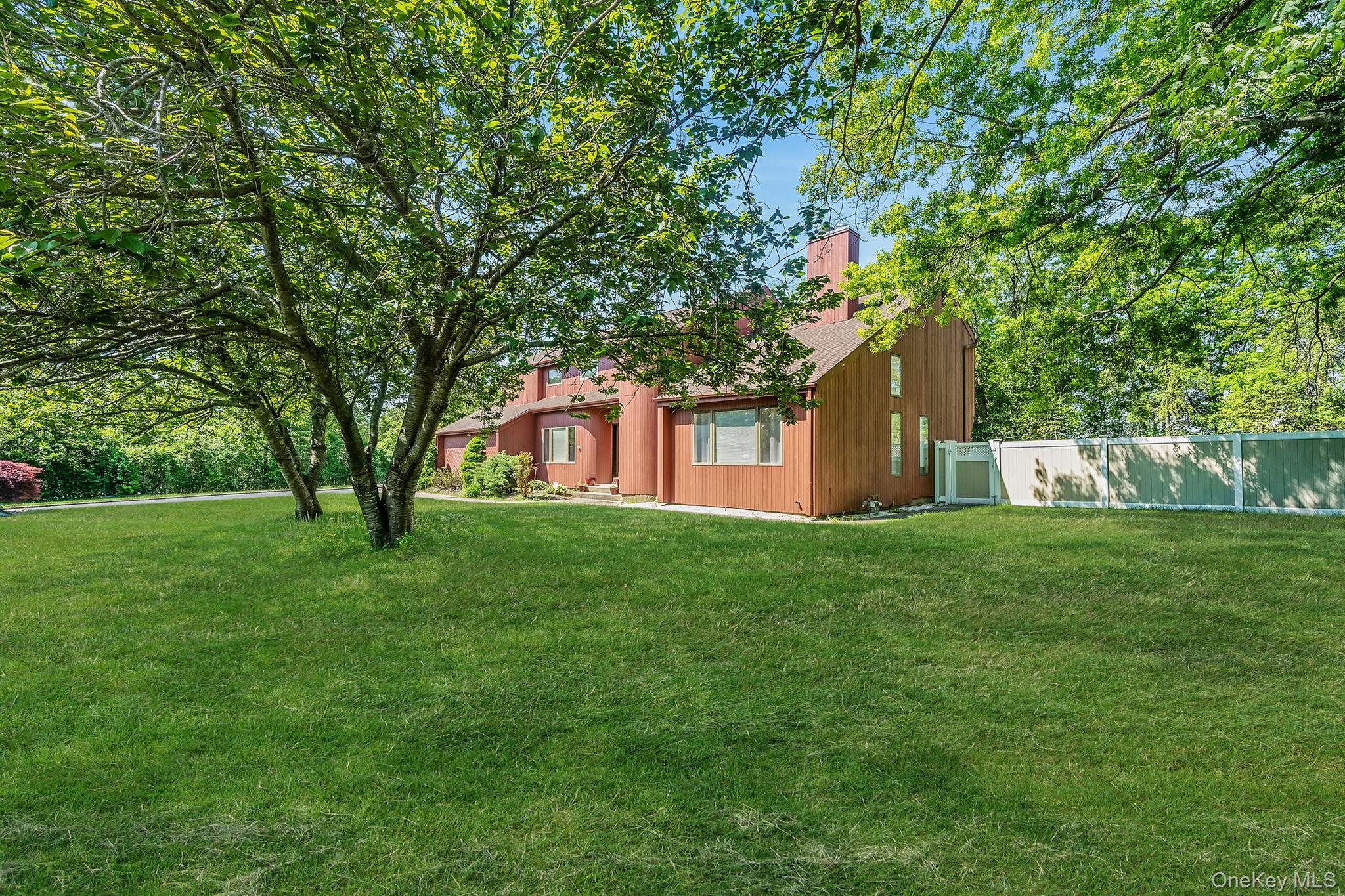 6 Sachem Court