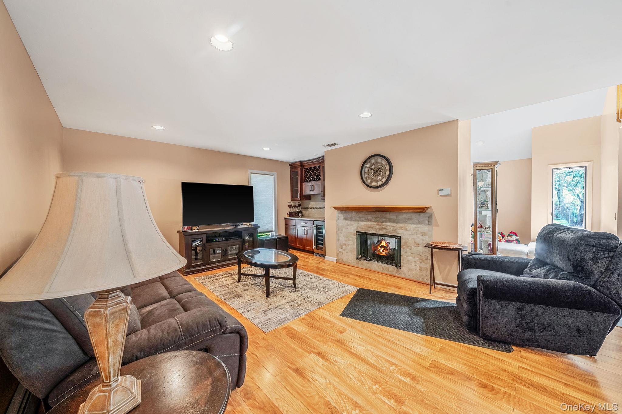 6 Sachem Court