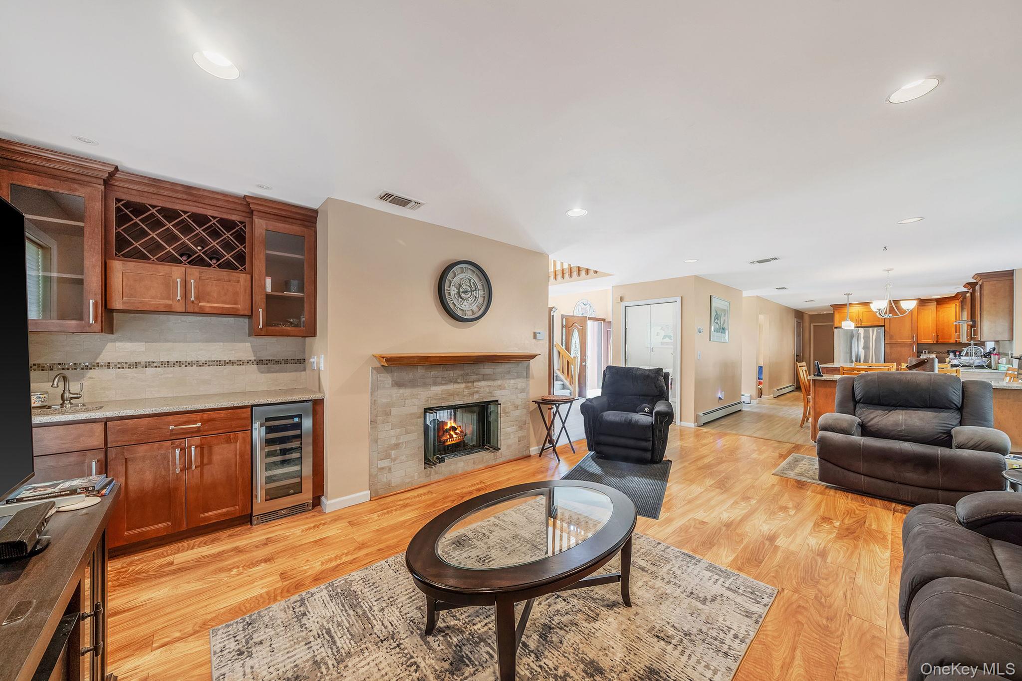 6 Sachem Court