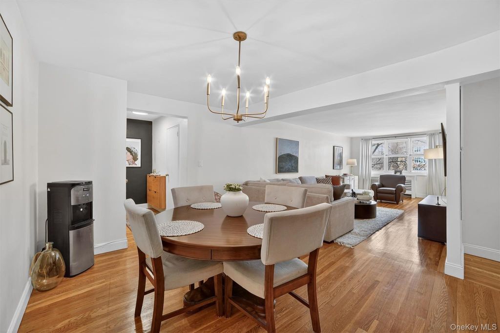 Photo of 76 Dehaven Drive #5K, Yonkers, NY 10703 (MLS # 975215)