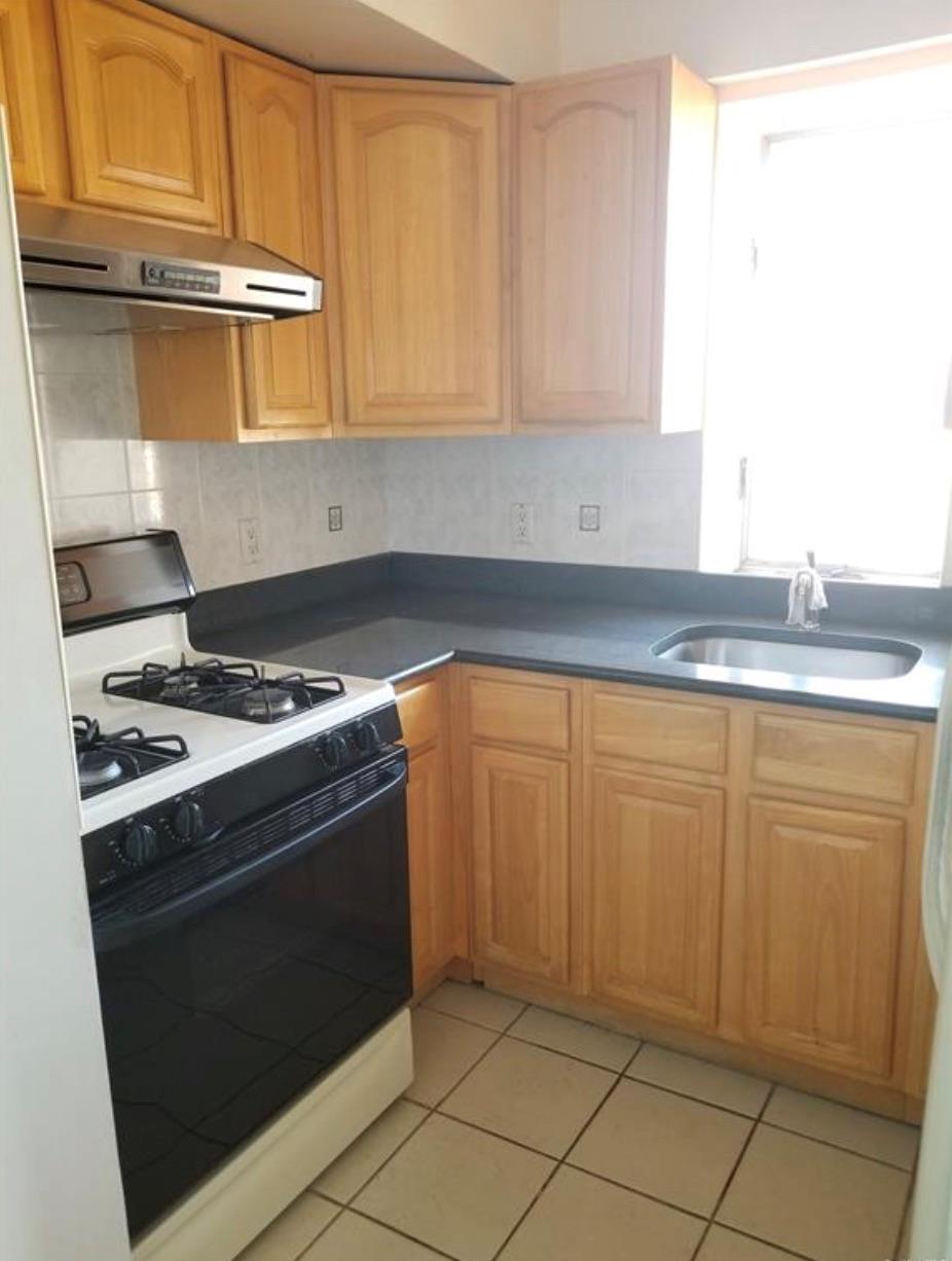 137-11 32nd Avenue #8E, Flushing, New York image 4