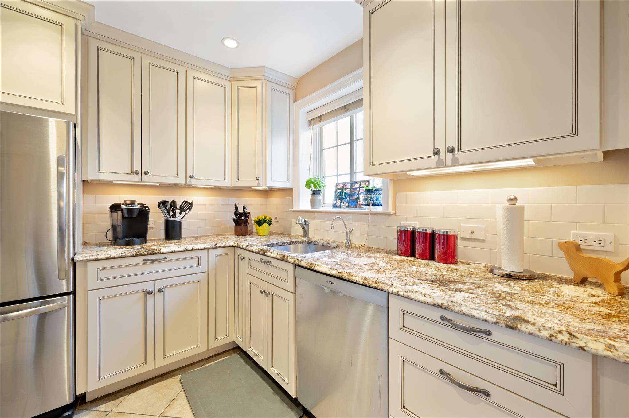 1 Chateaux Circle #1N, Scarsdale, New York image 10
