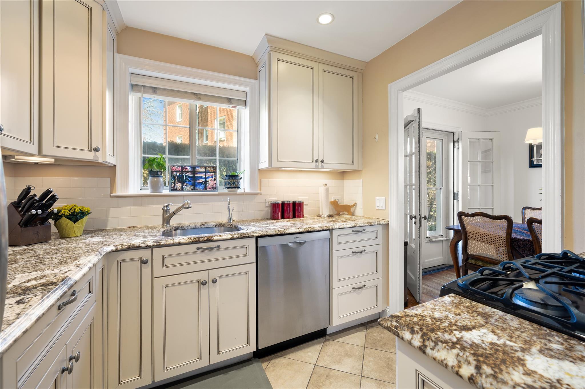 1 Chateaux Circle #1N, Scarsdale, New York image 9
