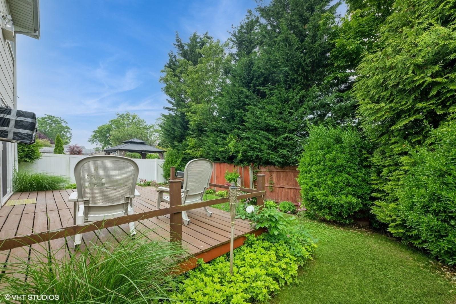 2104 Fir Street, Wantagh, New York image 32
