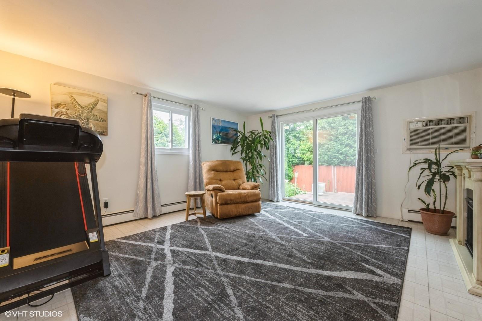 2104 Fir Street, Wantagh, New York image 18