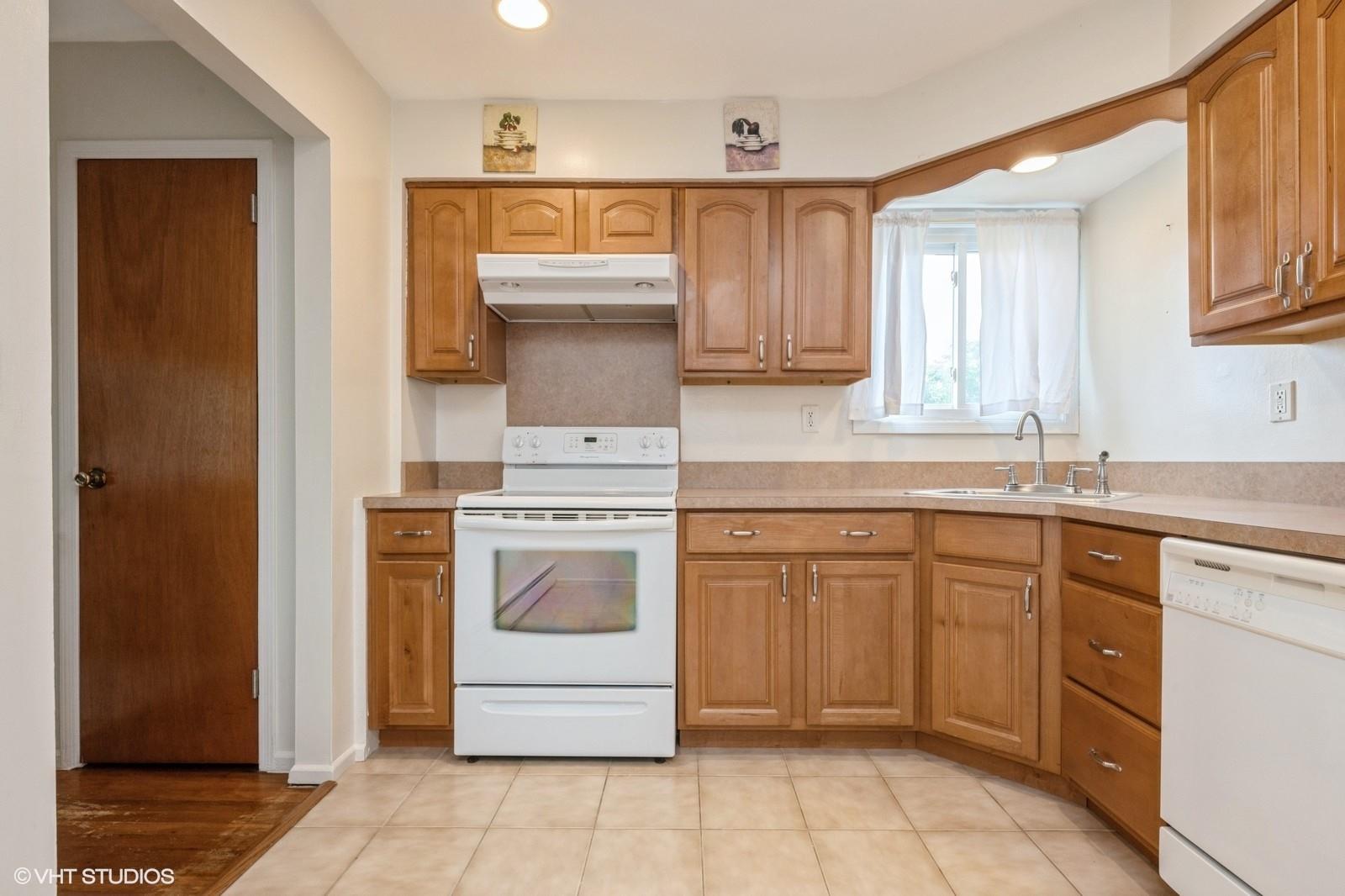 2104 Fir Street, Wantagh, New York image 10