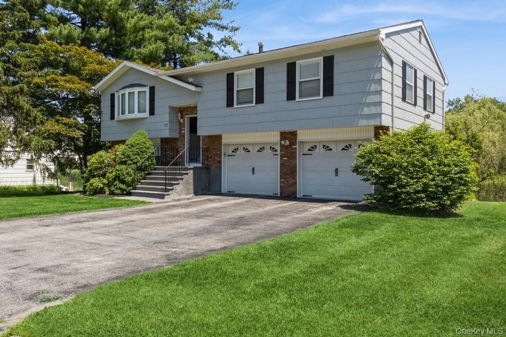 Photo of 17 Applesauce Lane, Wappingers Falls, NY 12590 (MLS # 893740)