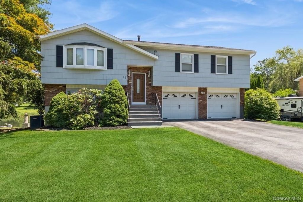 Photo of 17 Applesauce Lane, Wappingers Falls, NY 12590 (MLS # 893740)