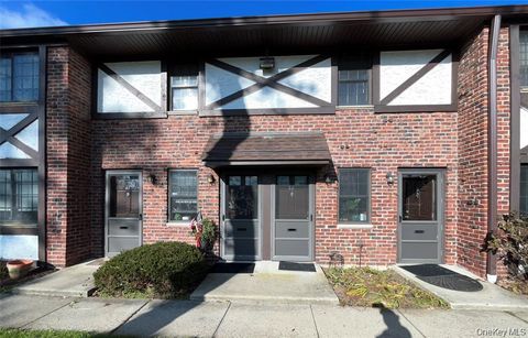 45 Newbrook Lane 45 Bay Shore NY 11706