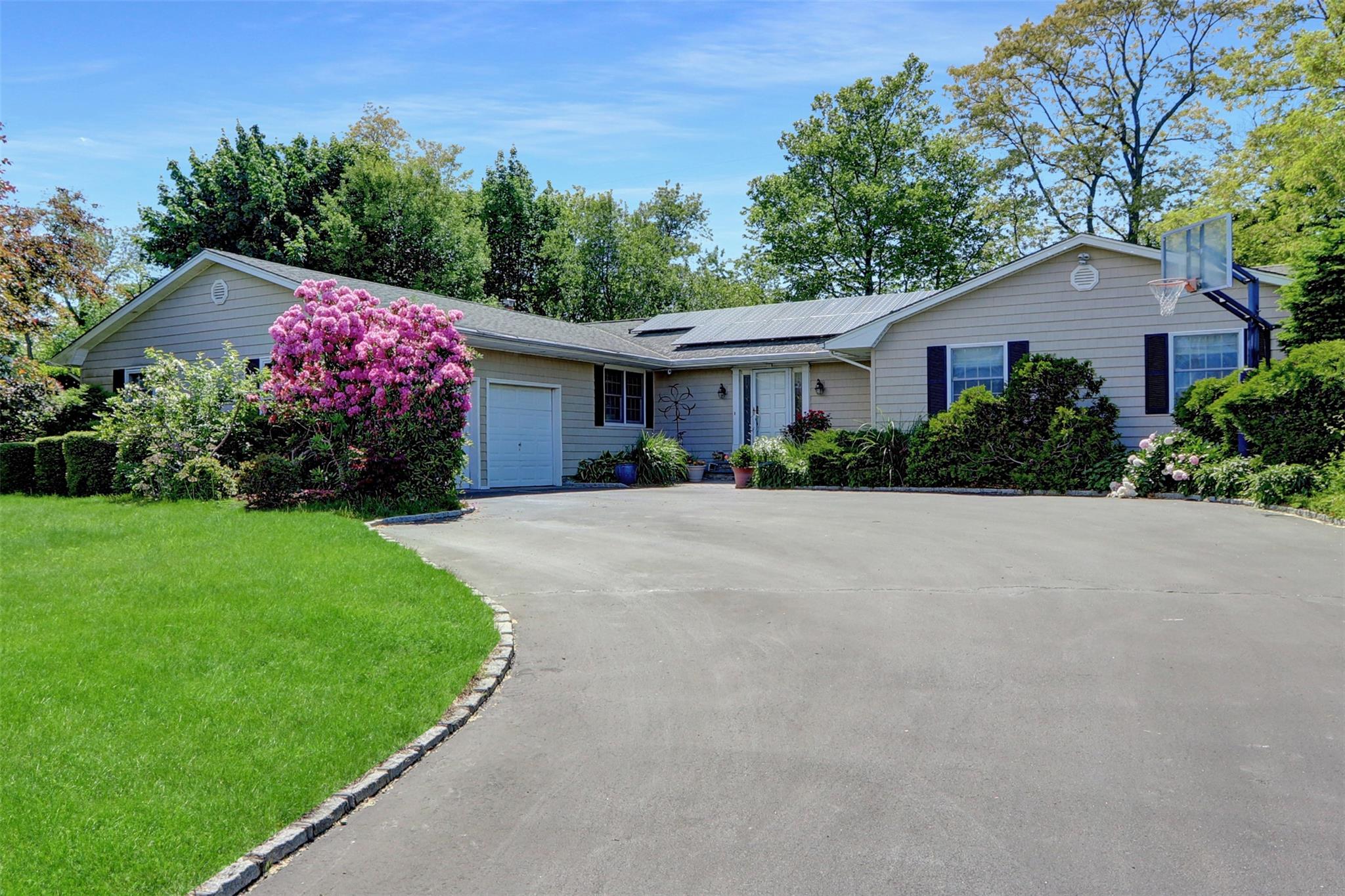 12 Bridle Path Lane, Port Jefferson, New York image 2