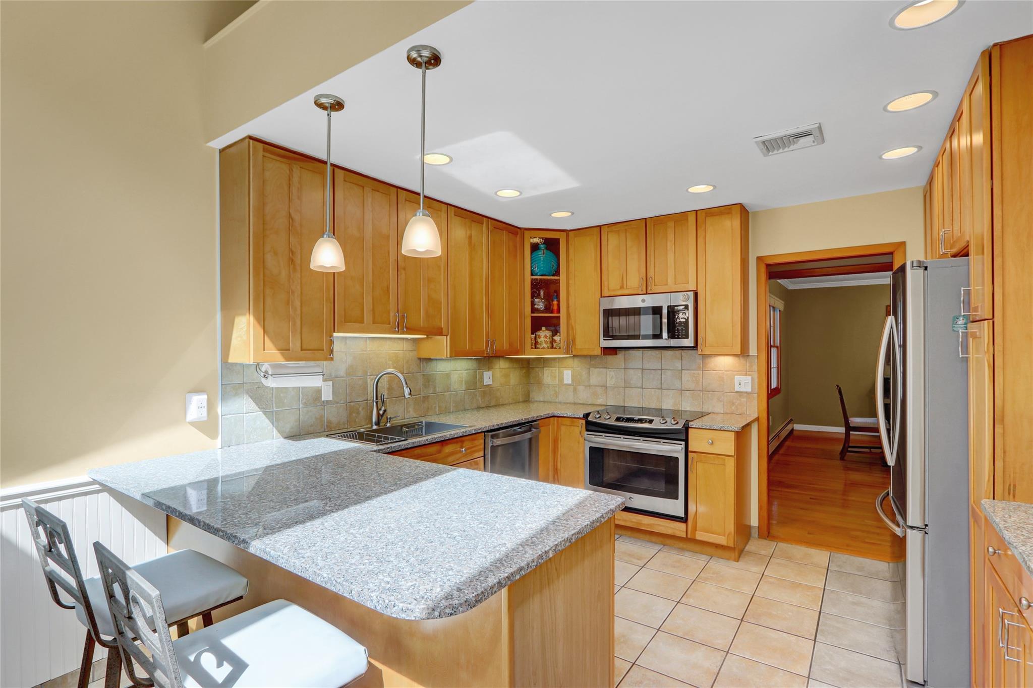 12 Bridle Path Lane, Port Jefferson, New York image 9