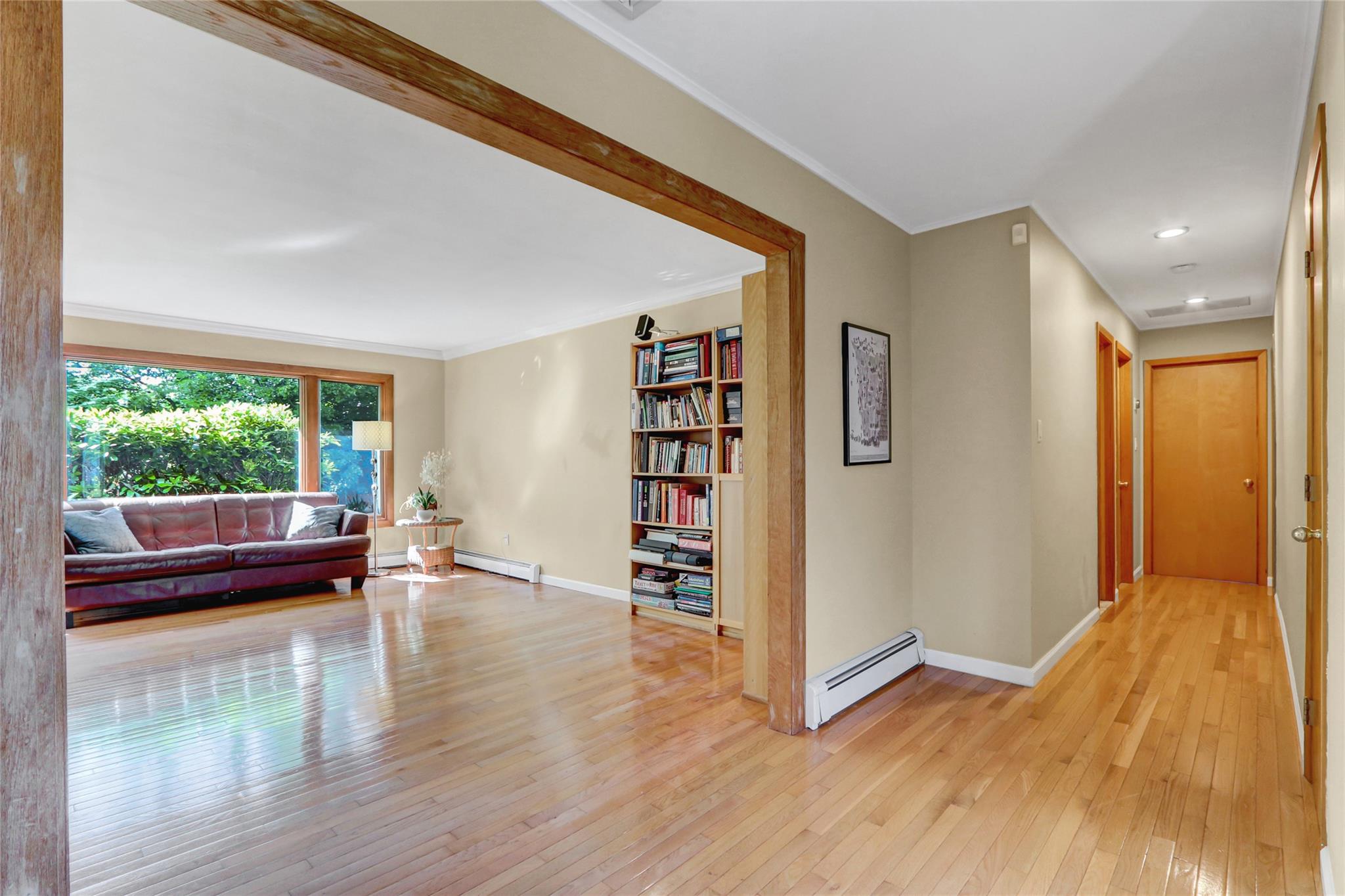 12 Bridle Path Lane, Port Jefferson, New York image 6