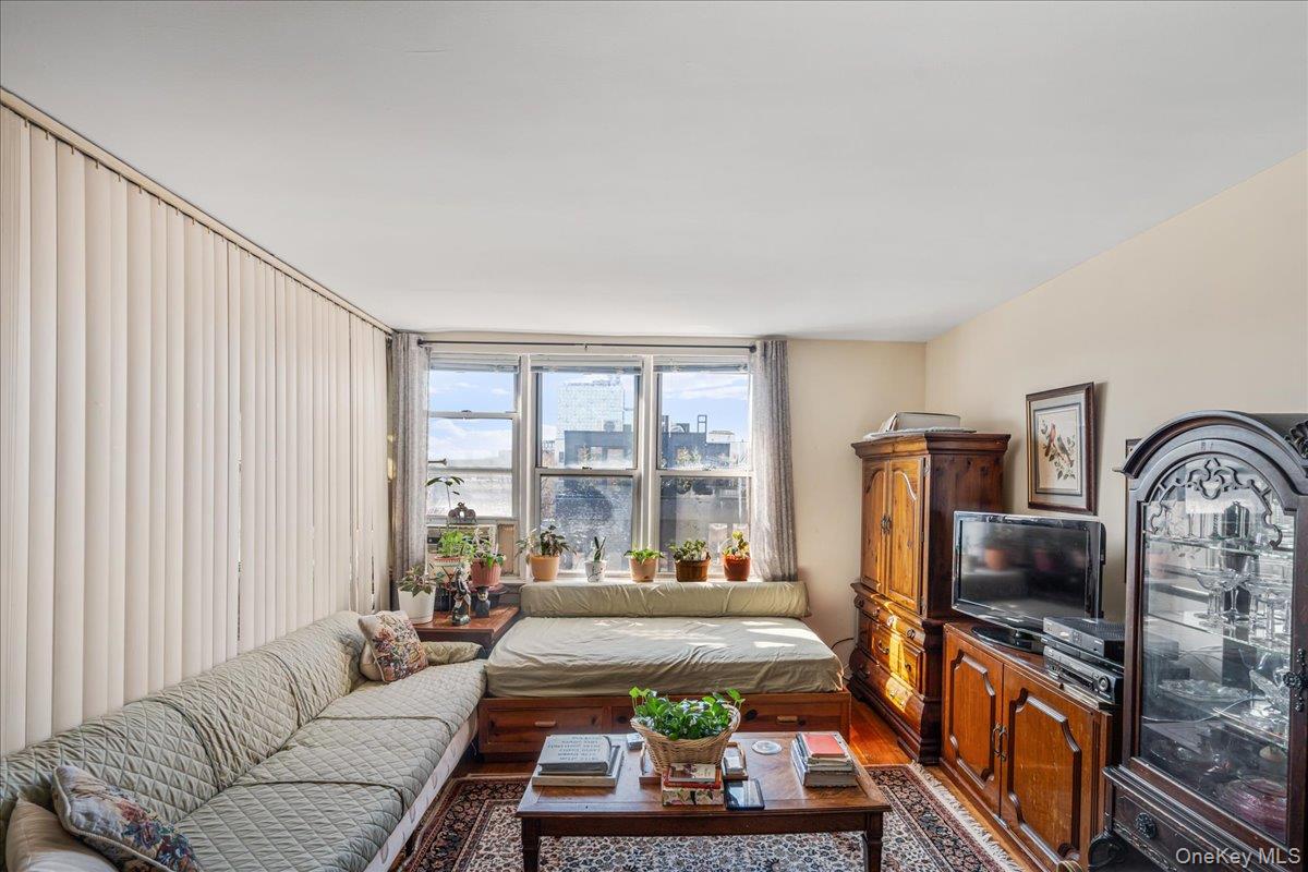 150 Hawthorne Street 6P