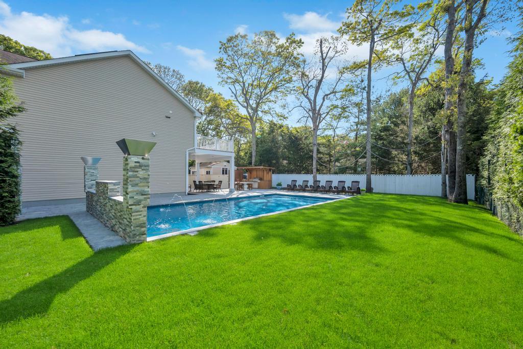 10 12th Street, East Hampton, New York image 9