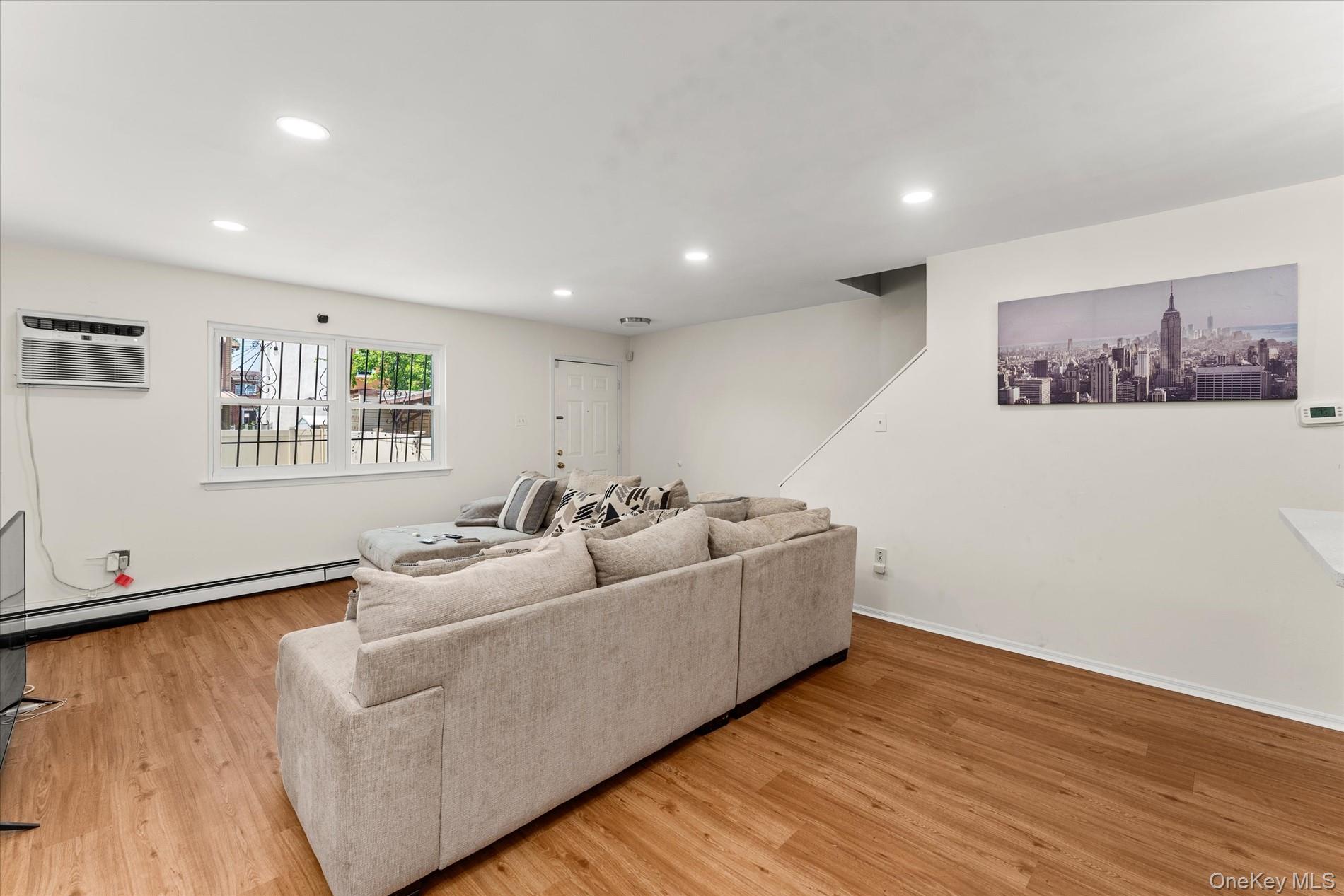 534 Warwick Street - Photo 3