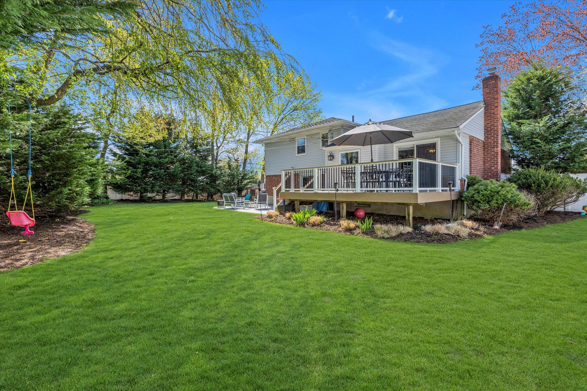 1 Earl Gate, Melville, New York image 31