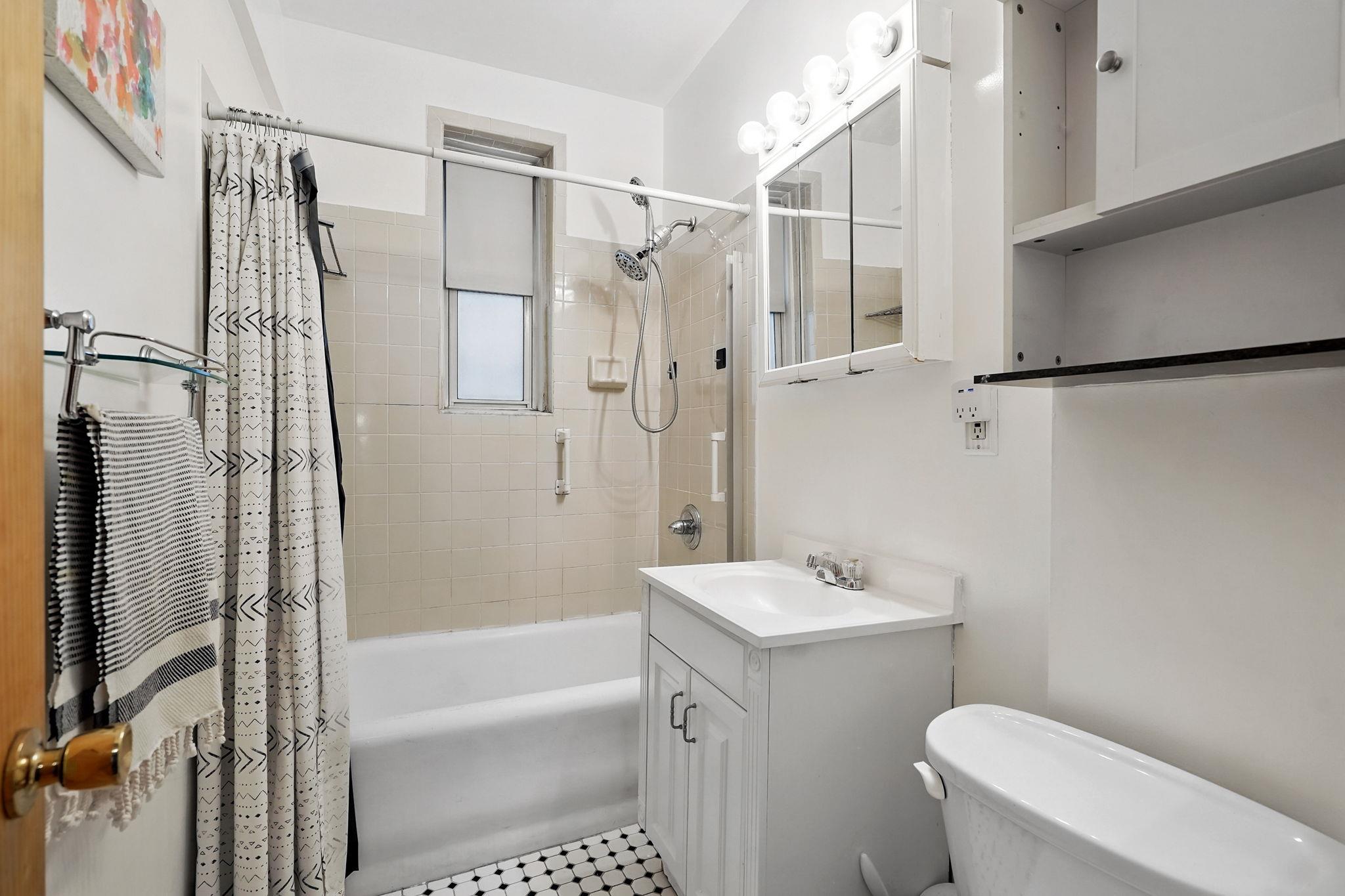 472 Gramatan Avenue #CC3, Mount Vernon, New York image 16
