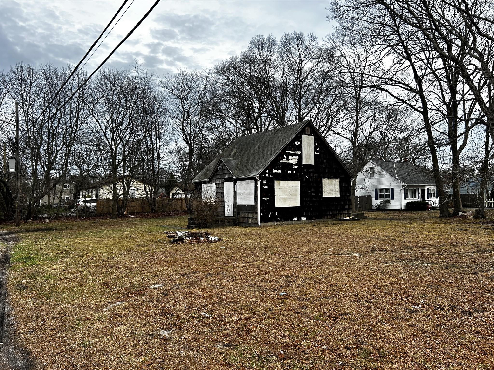 33 Broadway, Shirley, New York image 3