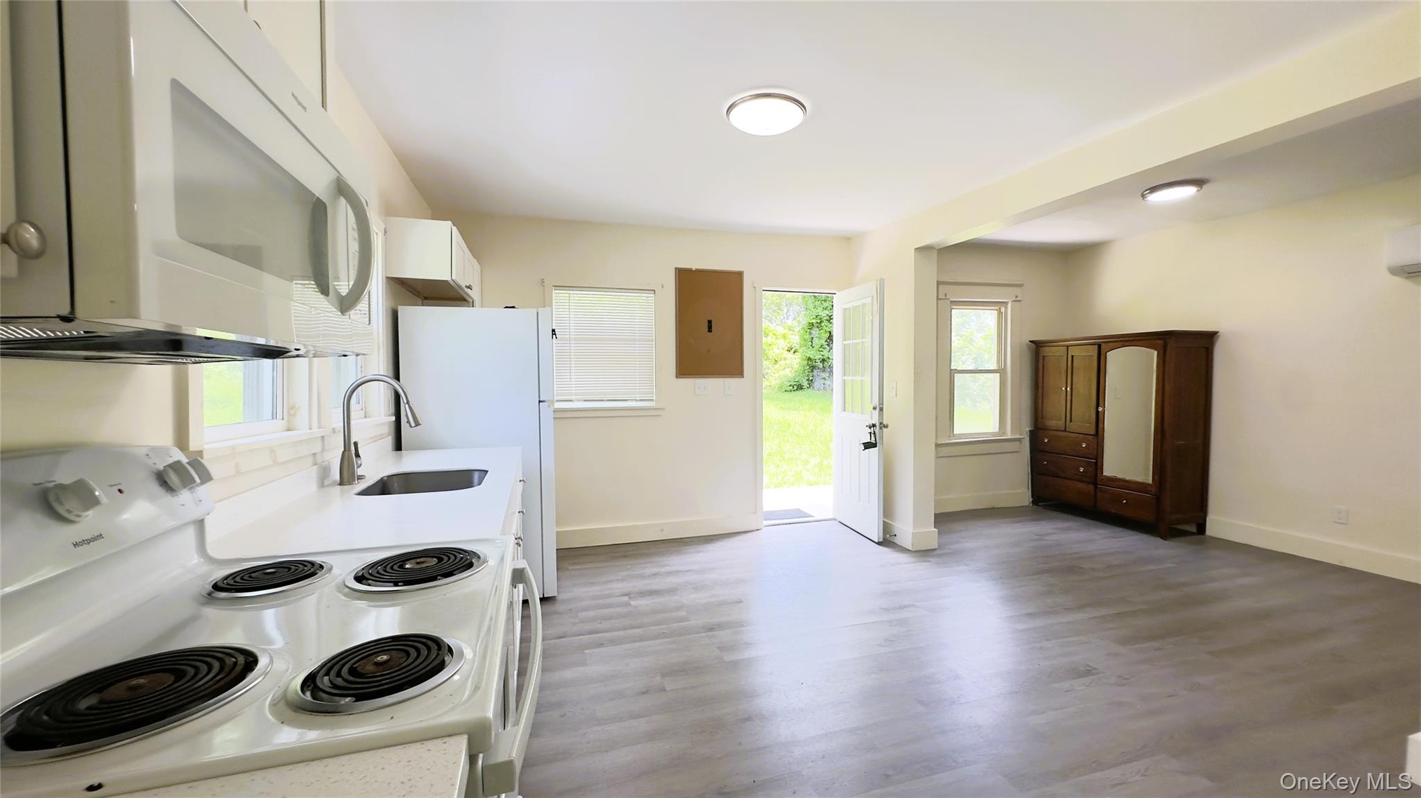 Highland, New York 12528, United States, 2 Bedrooms Bedrooms, ,1 BathroomBathrooms,Residential,Active,161660